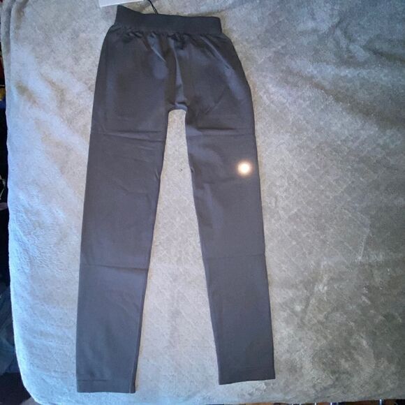 avocado Leggings Full Length NWT’s in Pewter - Picture 5 of 9